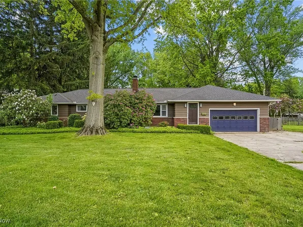 3063 Lake Rd, Silver Lake, OH 44224