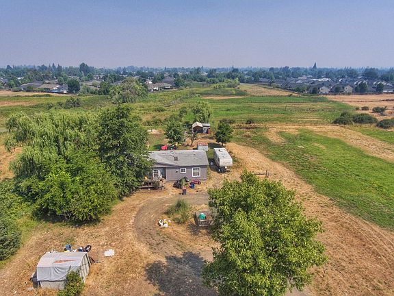 3rd image of 2068 Westwood Dr