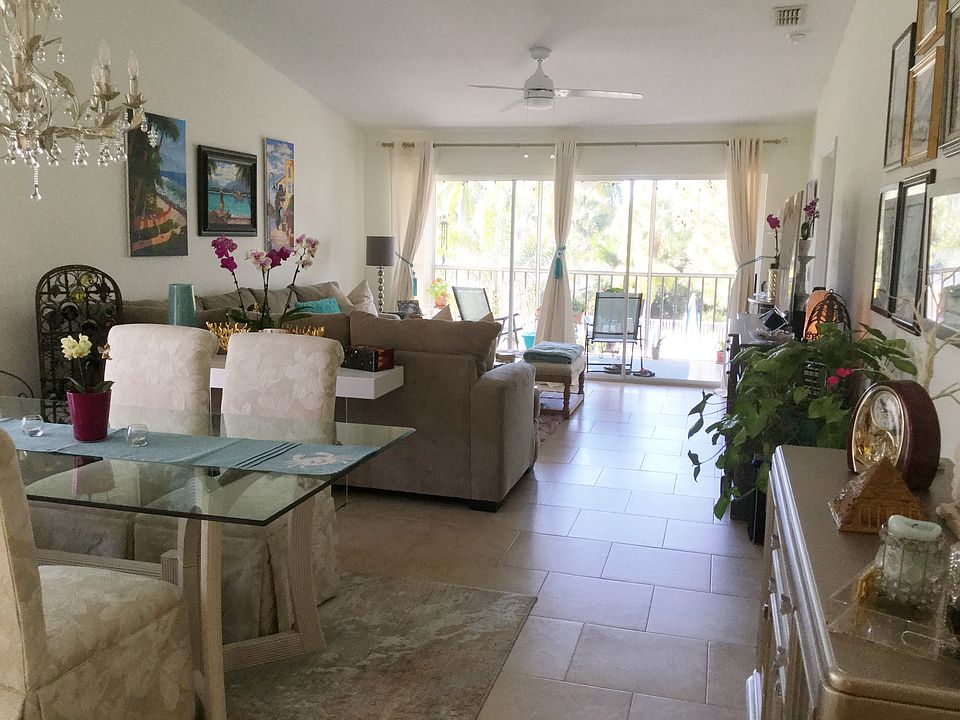 Dining & Living room area