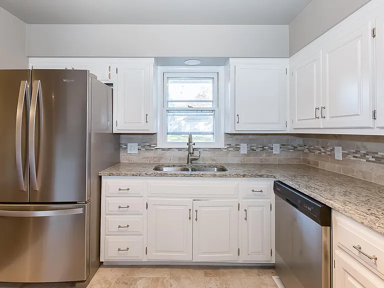 1520 NE 54th St — Photo 12