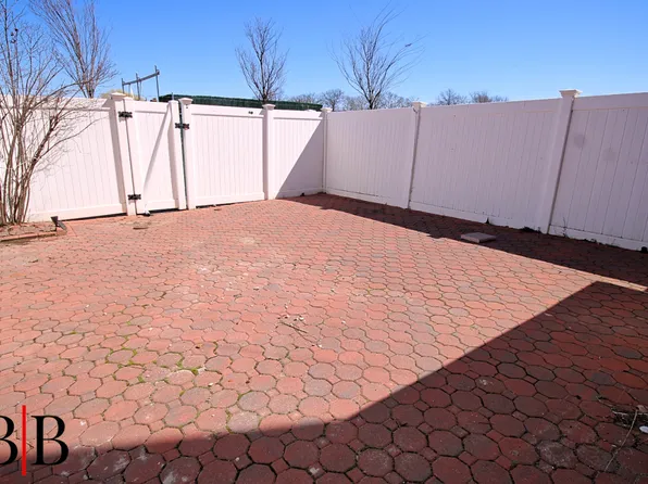 1039 East 86th Street image 22 of 22