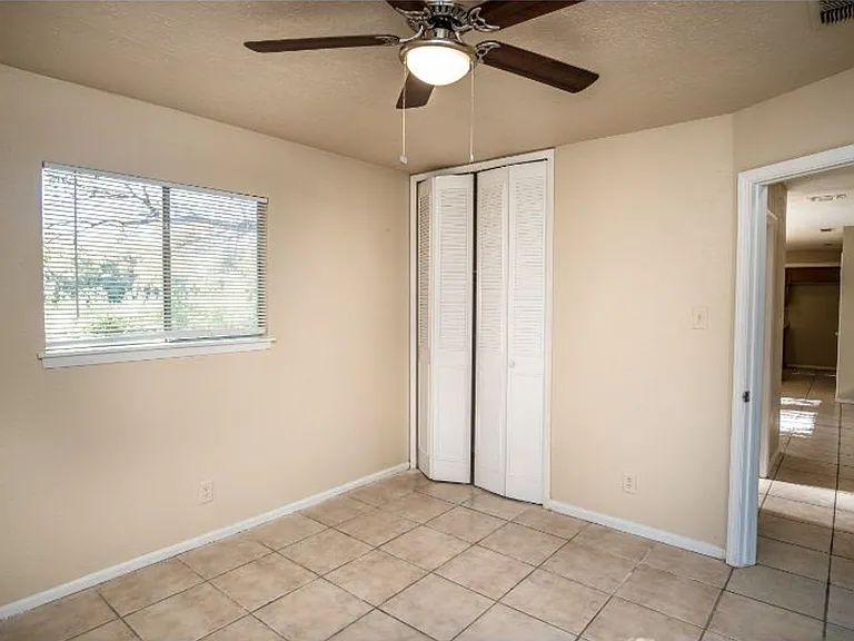 6916 Shady Grove Dr — Photo 12