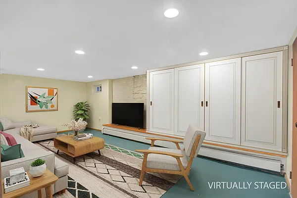 Sold by Compass | media 22