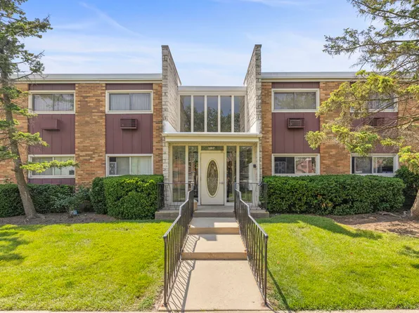 212A Collen Dr APT 103, Lombard, IL 60148