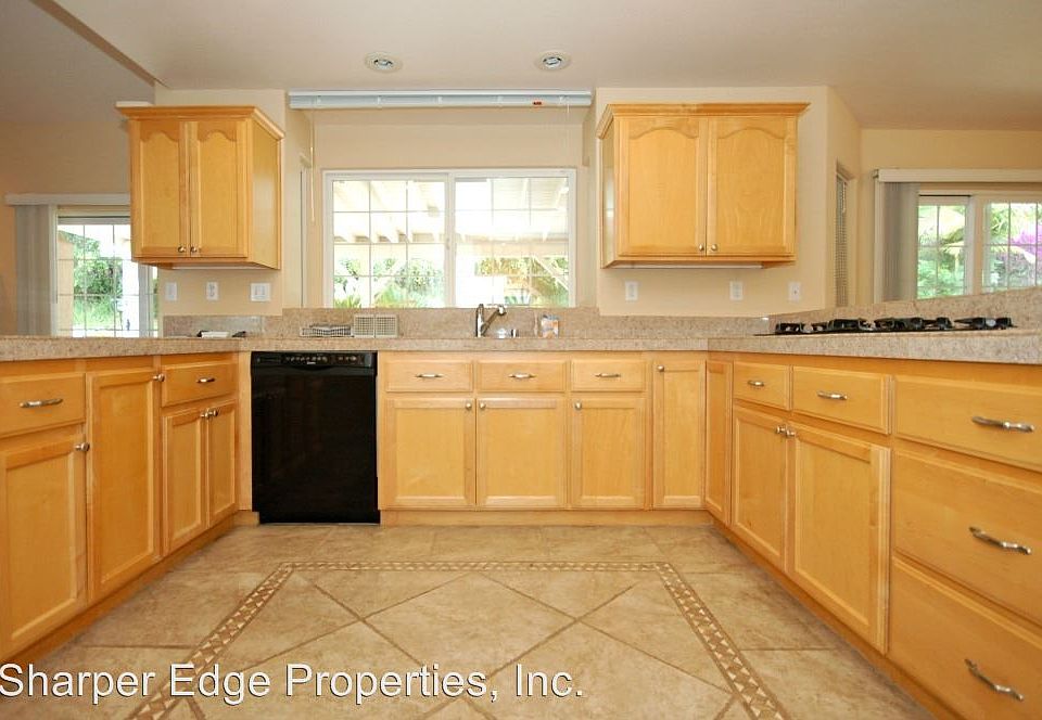 1st image of 1616 1/4 York Dr