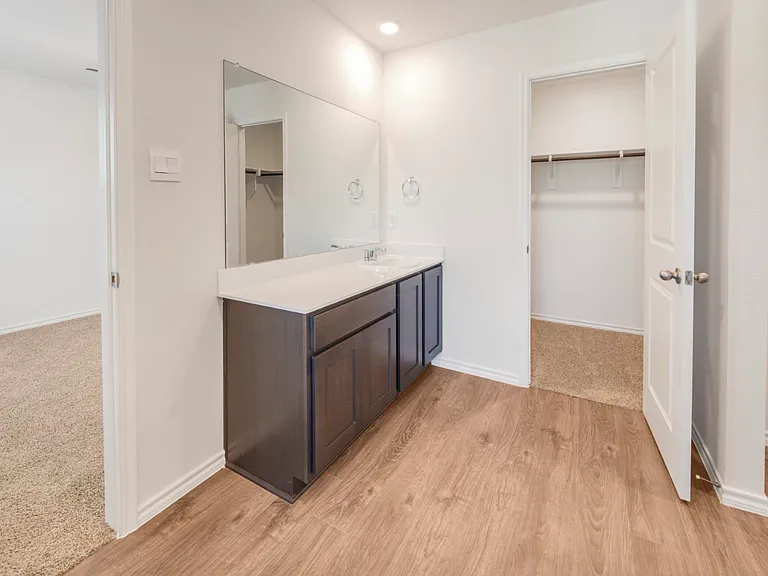 2015 Clay St — Photo 7