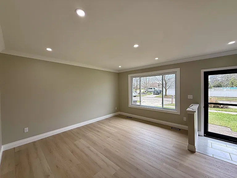 18144 N Oak Dr — Photo 9