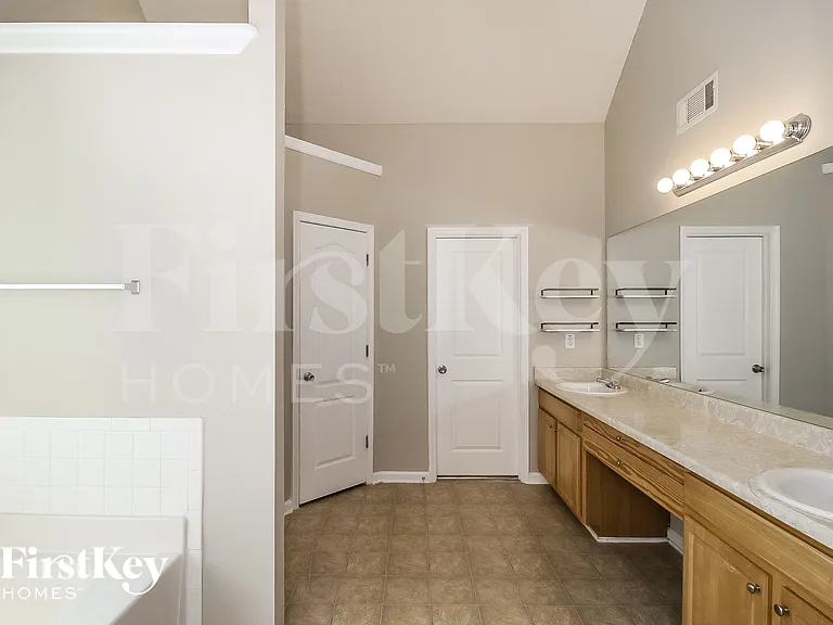 117 River Pass Ct — Photo 11