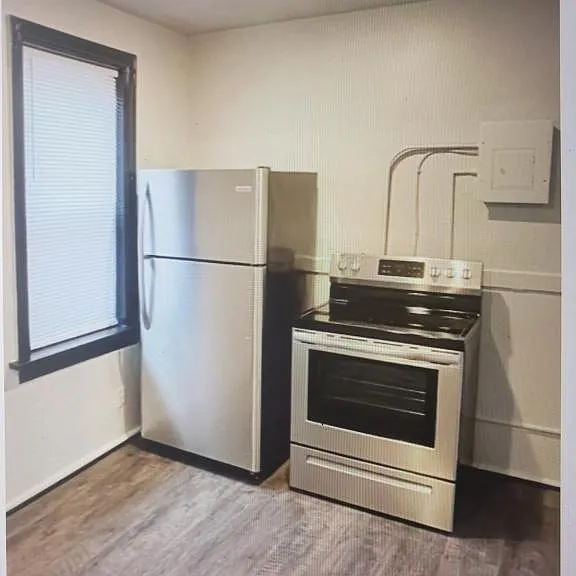 4329 S Grand Blvd — Photo 1