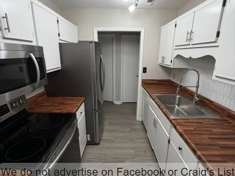 209 Eppingdale Dr — Photo 4