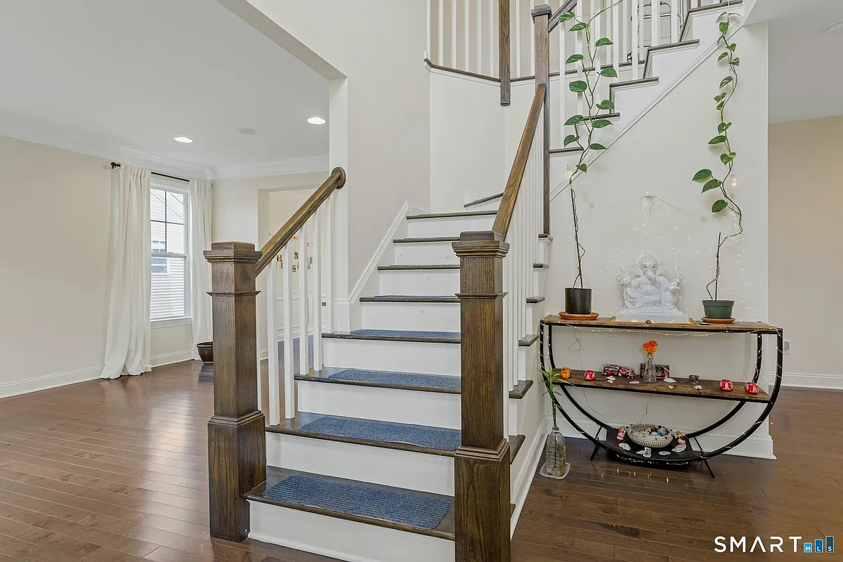 Building Photo - 310 Nutmeg Ln #310