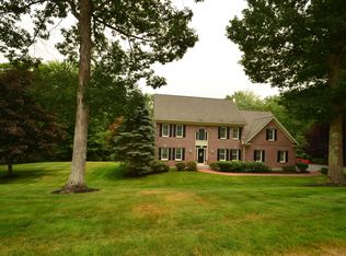 35 Colonel Daniels Dr, Bedford, NH 03110