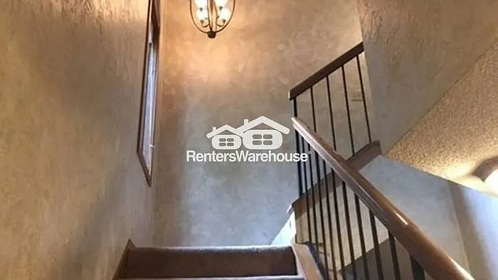 301 Kathy Ln NE — Photo 5