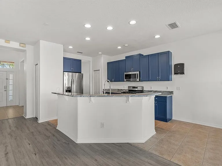 12808 Hampton Hill Dr — Photo 5