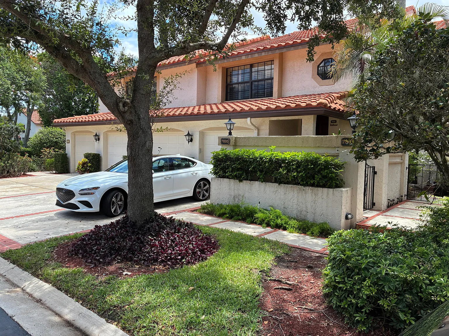 3 bed, 2.0 bath, 1572 sqft, $3,500 — Photo 2