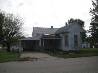 630 Division St, Oakland City, IN 47660