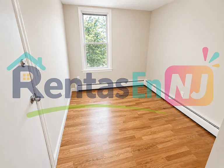 341 Myrtle Ave #2L — Photo 1
