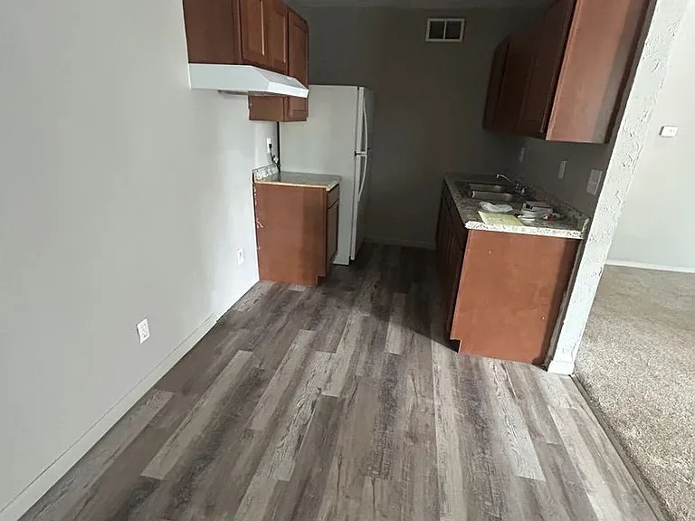 4017 Mississippi Ave — Photo 6