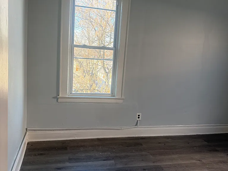 915 Grove St #3B — Photo 5