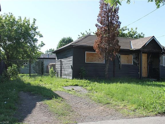 2nd image of 127 Robins Ave