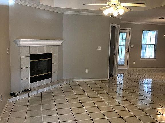 2nd image of 915 Lauderhill Ln