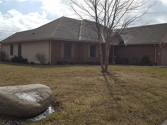 4th image of 70 Sandstone Ln