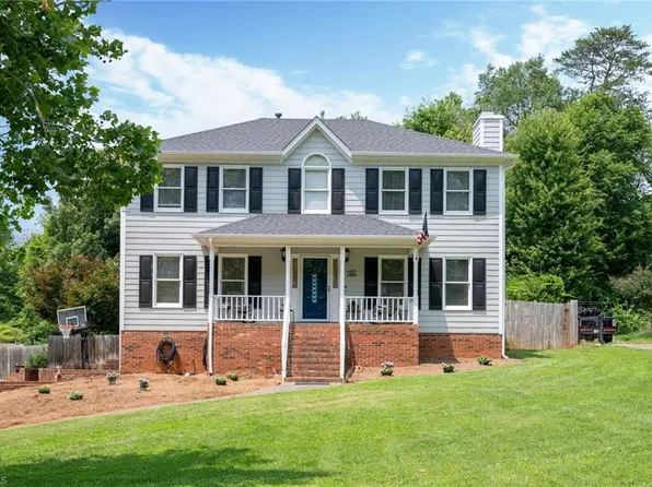 304 Natalie Dr, Winston Salem, NC 27104