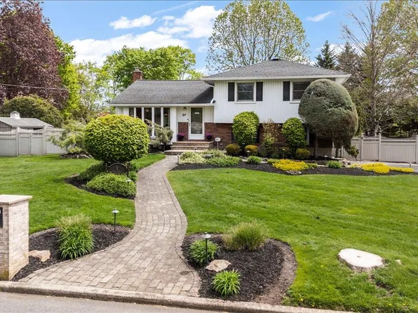 1 Nita Street, East Northport, NY 11731