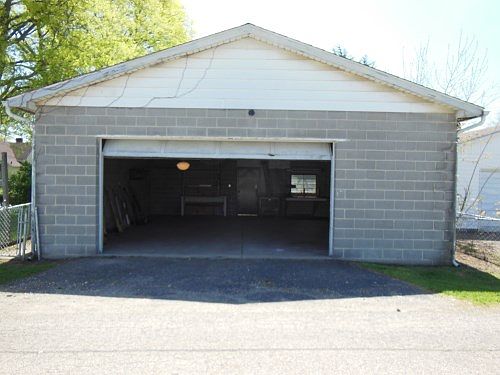 2nd image of 775 E Main St
