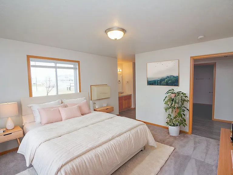 Calico Apartments — Photo 6