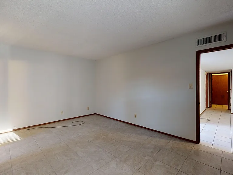 909 Tepic Dr #B — Photo 16