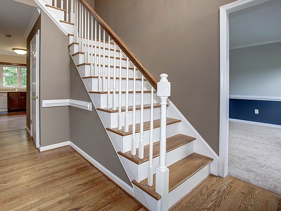 5th image of 10213 N Hampton Ln