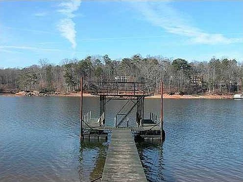 3rd image of 1119 Dixon Dr