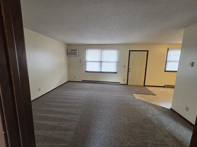 2702 Fryklund Dr — Photo 8