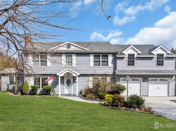 375 Kildare Dr, Toms River, NJ 08753