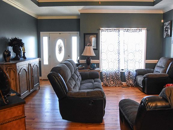 3rd image of 250 Waterford Way