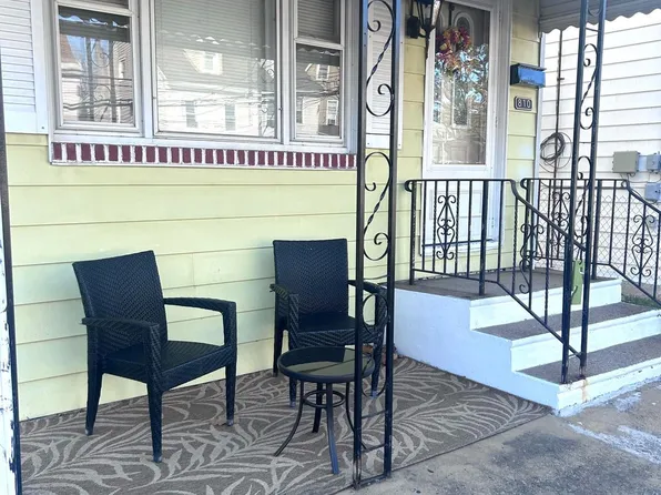 810 Pine St, Bristol, PA 19007