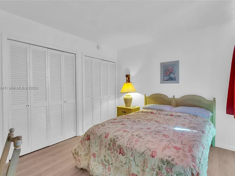 215 SE 3rd Ave #407B — Photo 9