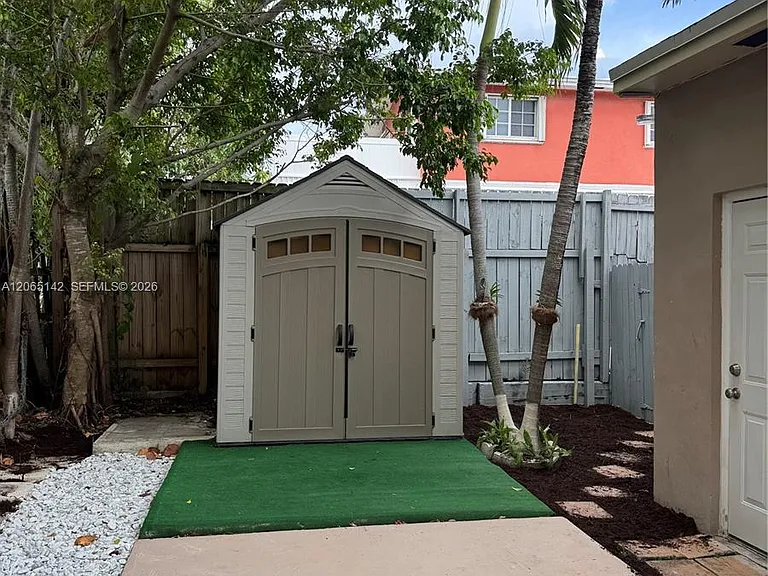 3177 SW 27th Ter #3177 — Photo 17