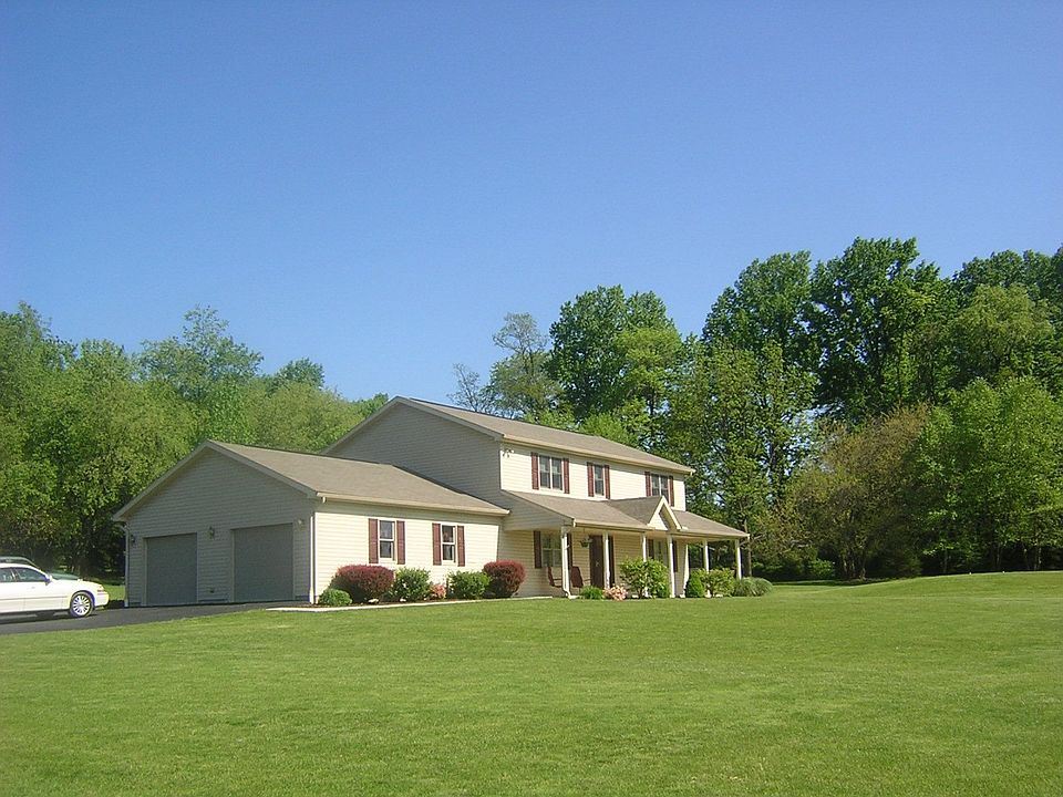 fabulous home on 3 acres