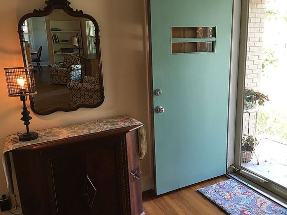 3rd image of 1734 Beaumont Dr