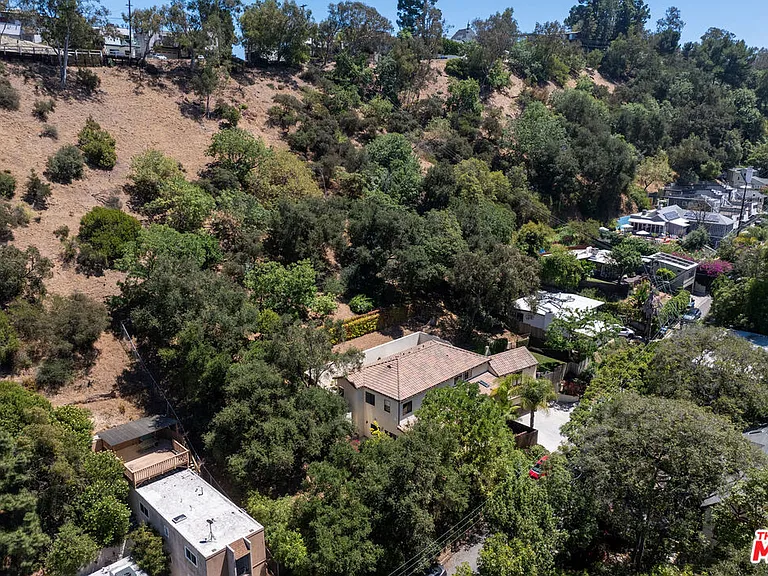 8836 Wonderland Ave — Photo 54