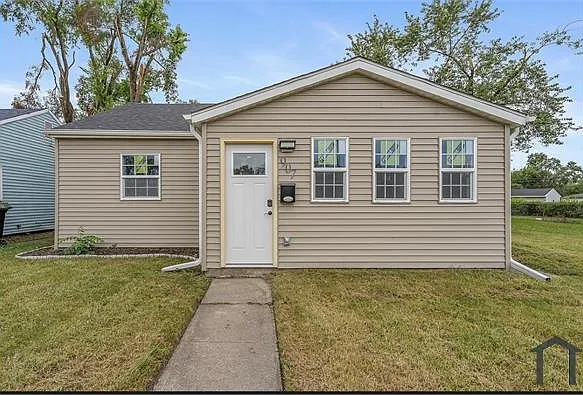 3 bed, $1,750 — Photo 1