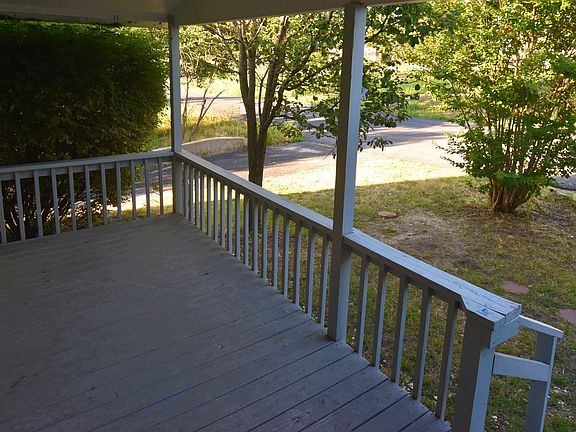 5th image of 1038 Showplace Gtwy