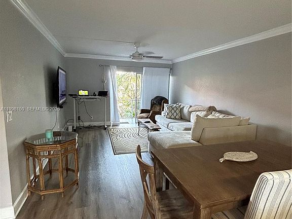 4th image of 725 Hummingbird Way APT 212