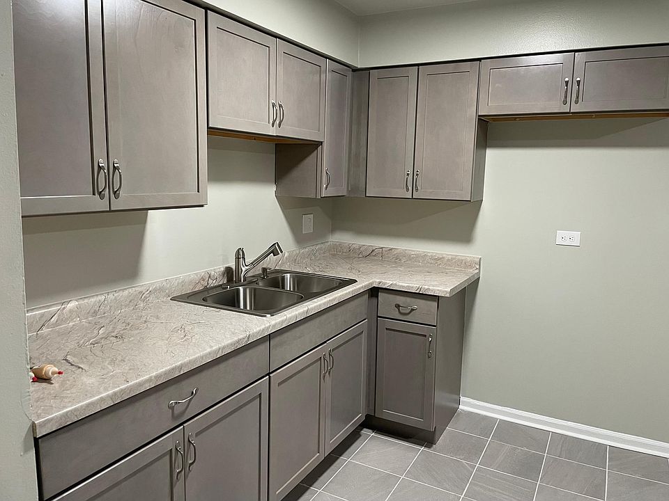 1st image of 420 Baker St #420C