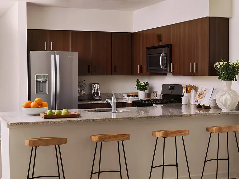 Choose from studio, 1-, and 2-bedroom homes with den layouts available at The Metropolitan at 40 Park in Morristown, NJ.