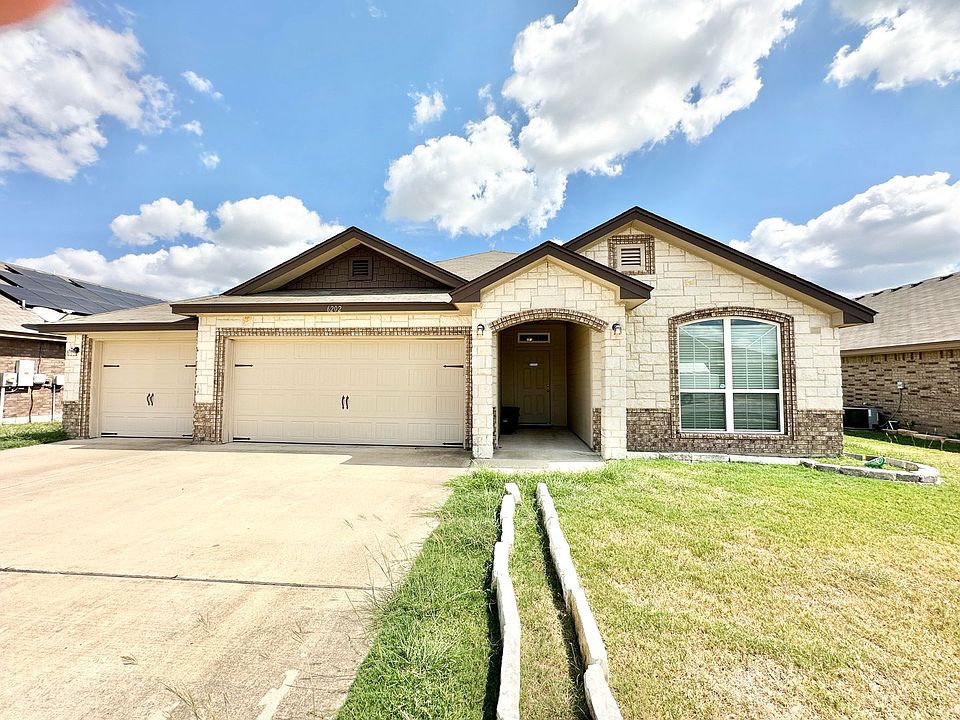 1st image of 6202 Castle Gap Dr