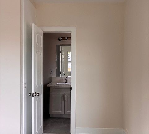4th image of 914 Kinau St APT 1