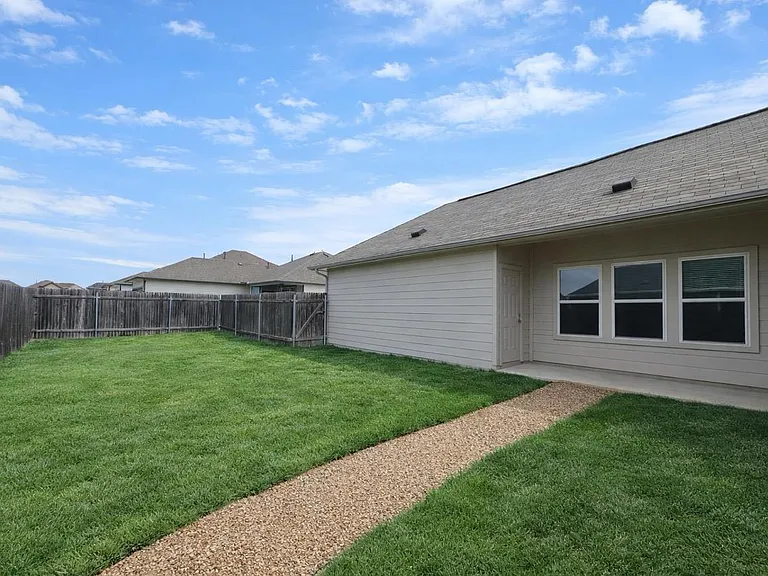 511 Pulitzer Dr — Photo 22